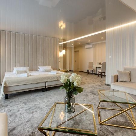 Hotel & Spa Bialy Dom Пжишовице Екстериор снимка