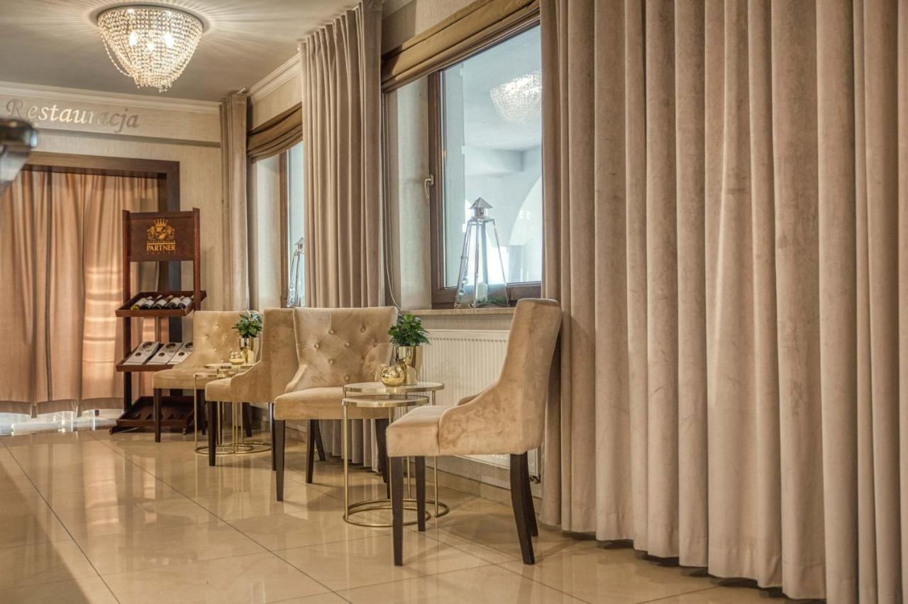 Hotel & Spa Bialy Dom Пжишовице Екстериор снимка