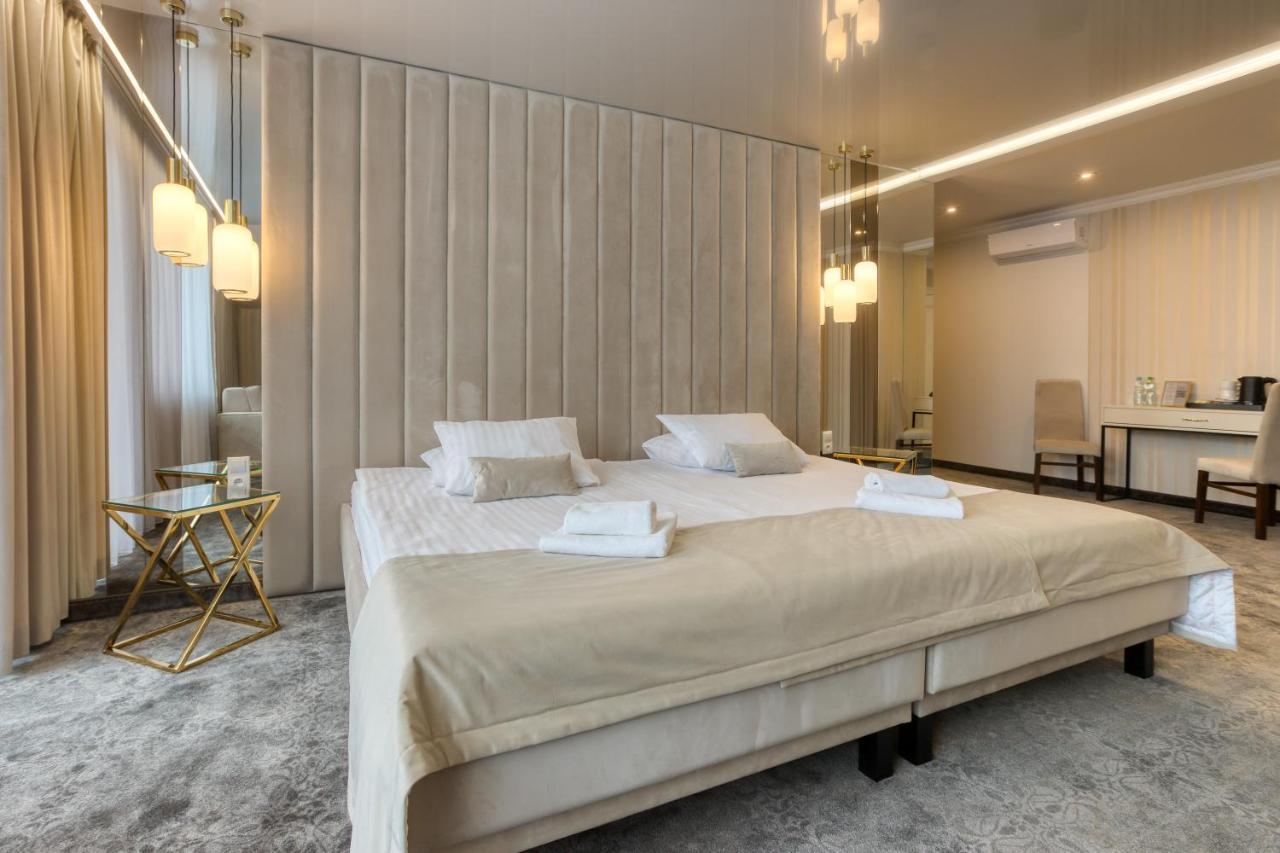 Hotel & Spa Bialy Dom Пжишовице Екстериор снимка