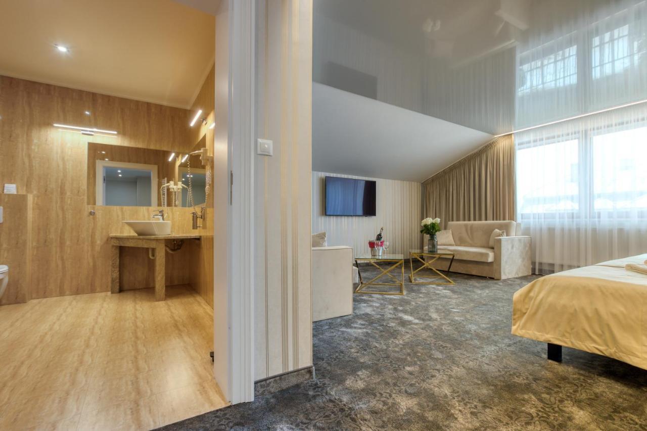 Hotel & Spa Bialy Dom Пжишовице Екстериор снимка